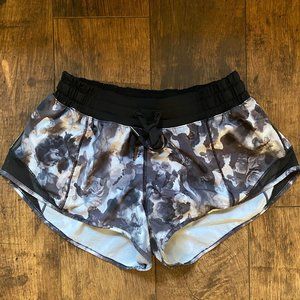 Lululemon Hotty Hot Short